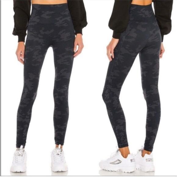 SPANX Look At Me Now High Waist Compression Legging in Camouflage , Size Large - Picture 1 of 15